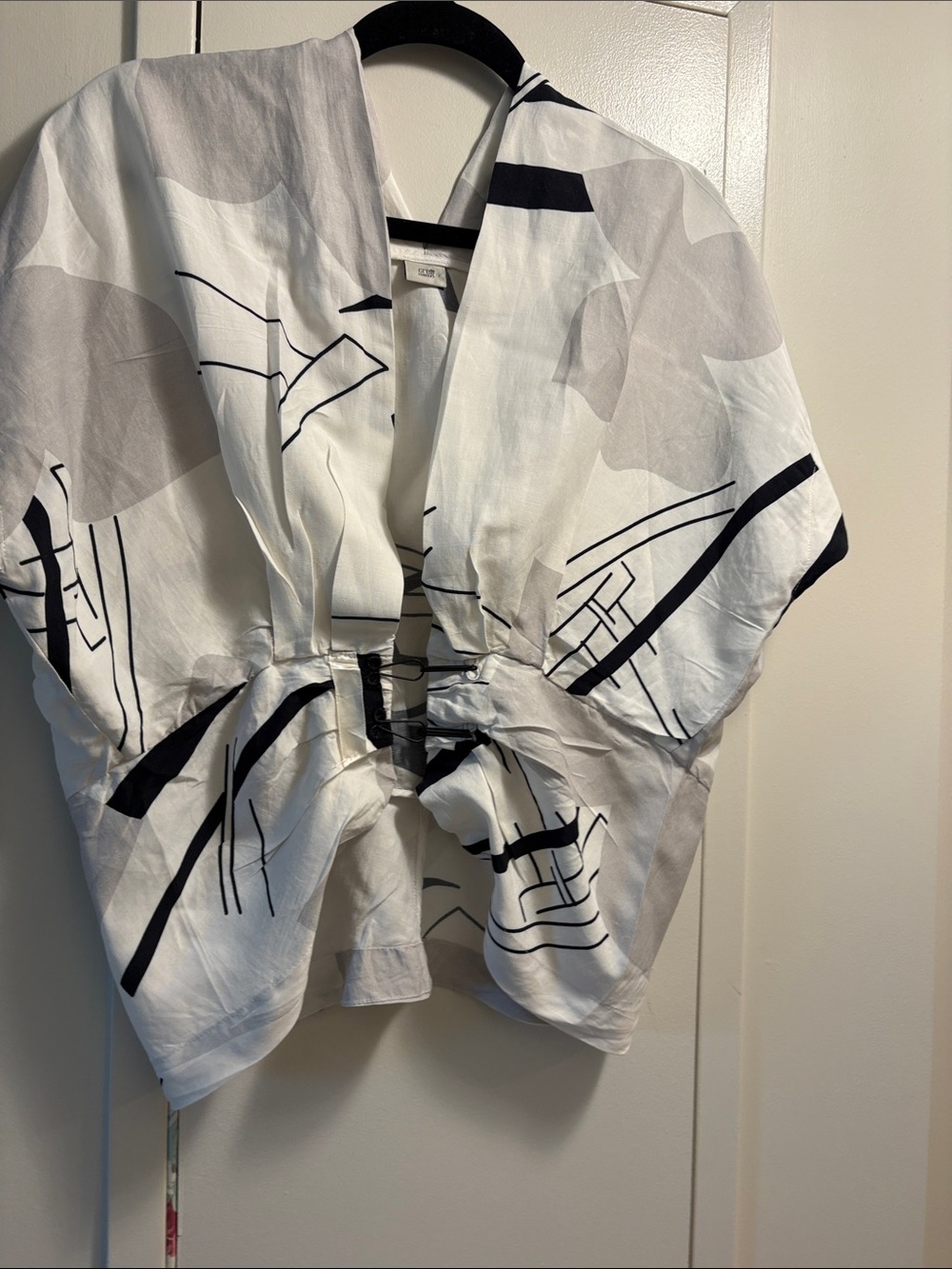 Crea Concept White & Black Abstract Print Kimono Top